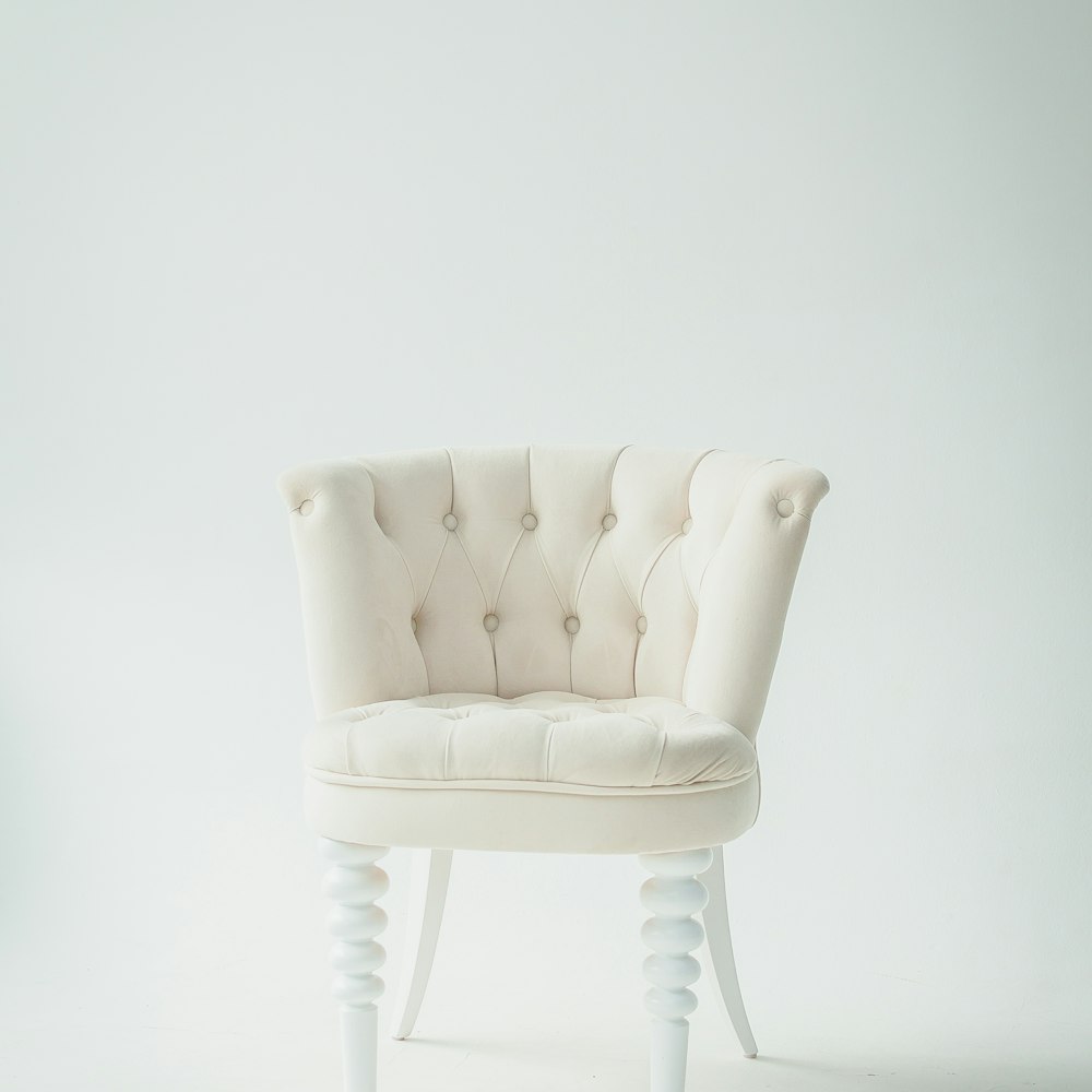 Linea Collection minimal armchair
